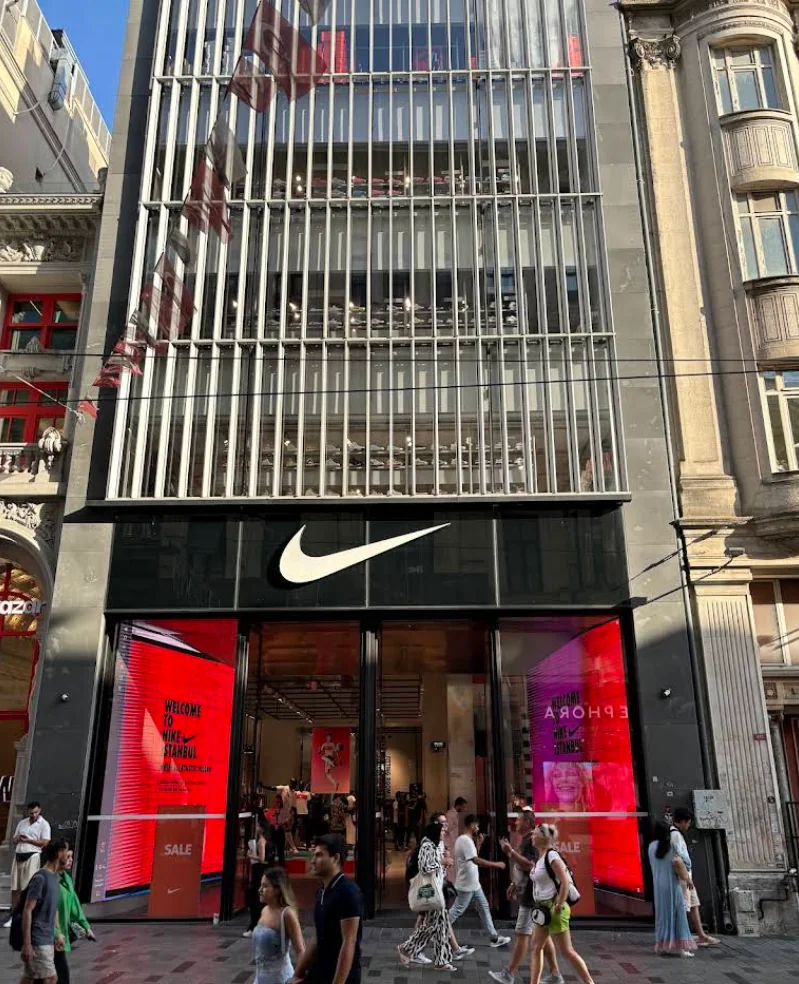 Nike Store Istanbul – Realisierte Außenfassade